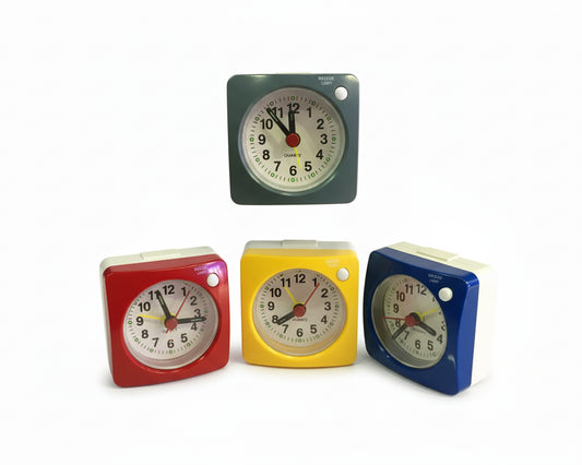 Mini Vierkante Wekker – Retro Vormgeving & Kleurrijk